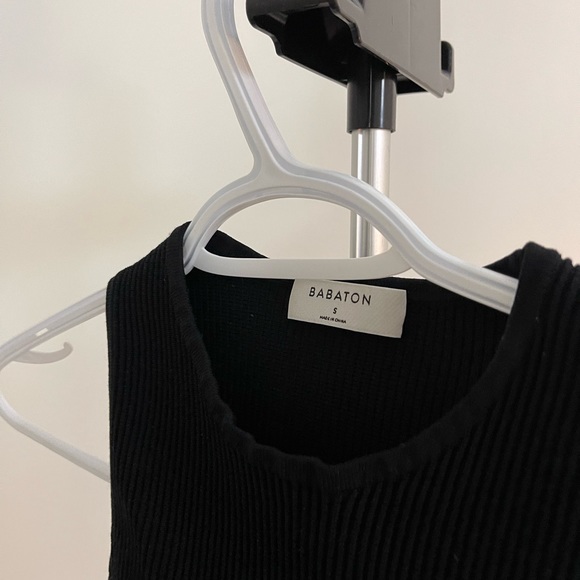 Aritzia Babaton Sculpt Knit Racer Cropped Tank. - Picture 7 of 8